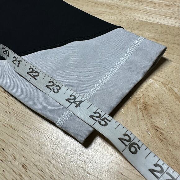 Lululemon Wunder Under Hi-Rise 7/8 Tight 25" Night View White Black Size 4 EUC - Picture 9 of 9